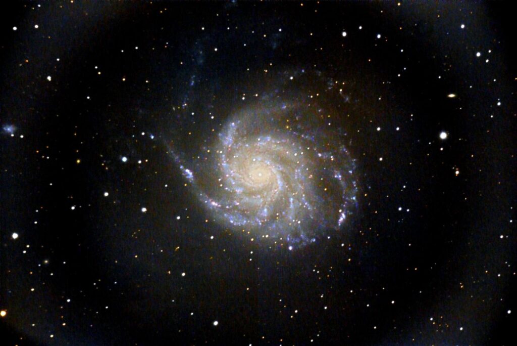 La galaxie M101, 106 poses de 30 secondes
