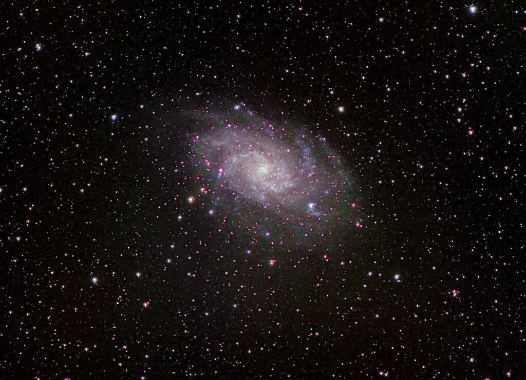 Galaxie M33, 167 poses de 60 secondes au 300mm
