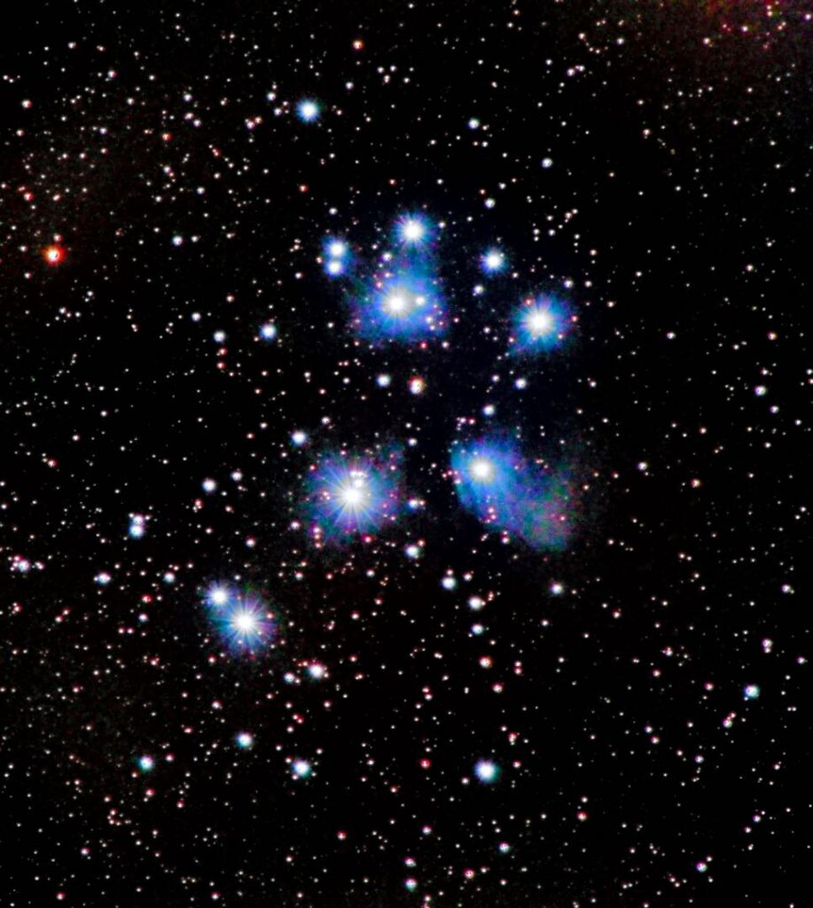 M45, les Pléiades, 122 poses de 60 secondes
