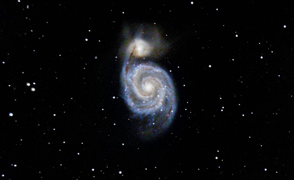 M51, Galaxie Tourbillon, 56 poses de 30 sec, 2048 mm, F8, caméra refroidie
