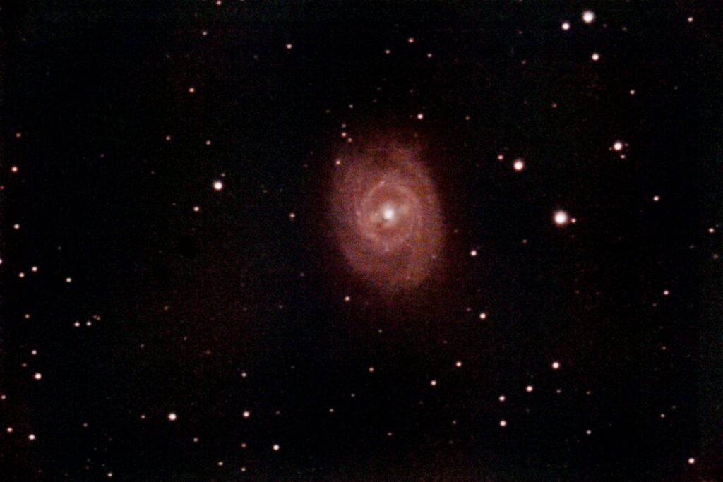 Galaxie M95, 56 poses de 60 secondes
