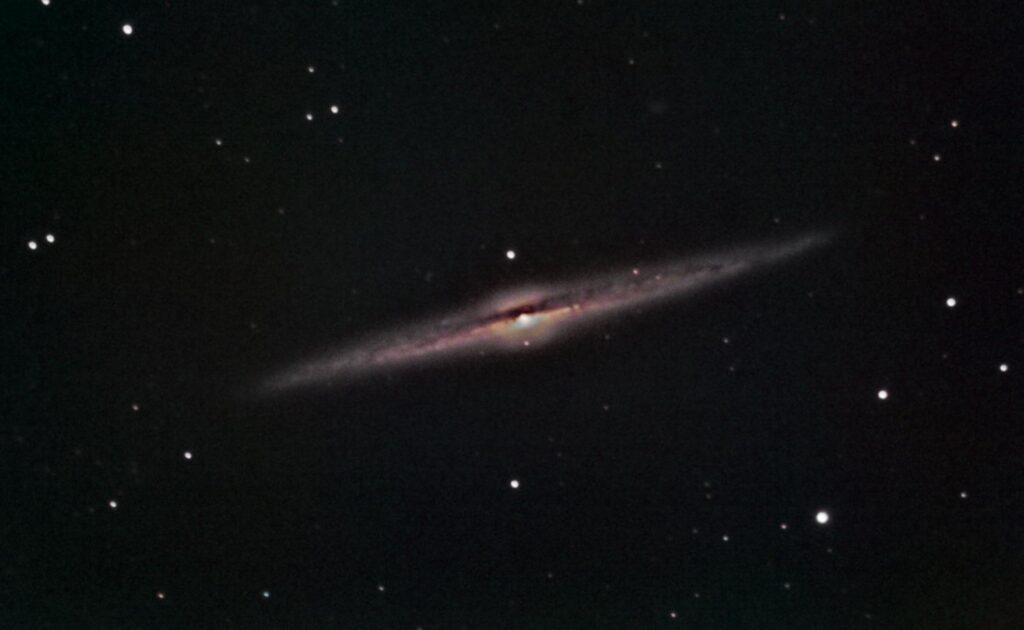 NGC 4565, Galaxie de l'Aiguille, 58 poses de 60 secondes.
