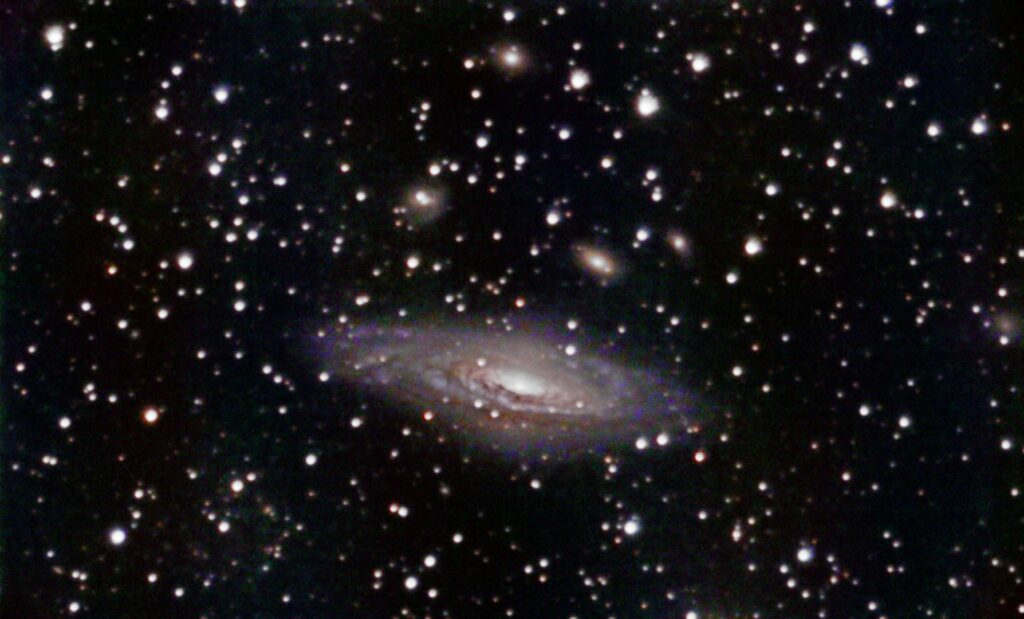 La Galaxie NGC 7331 et 4 autres au dessus, 154 poses, de 60 secondes
