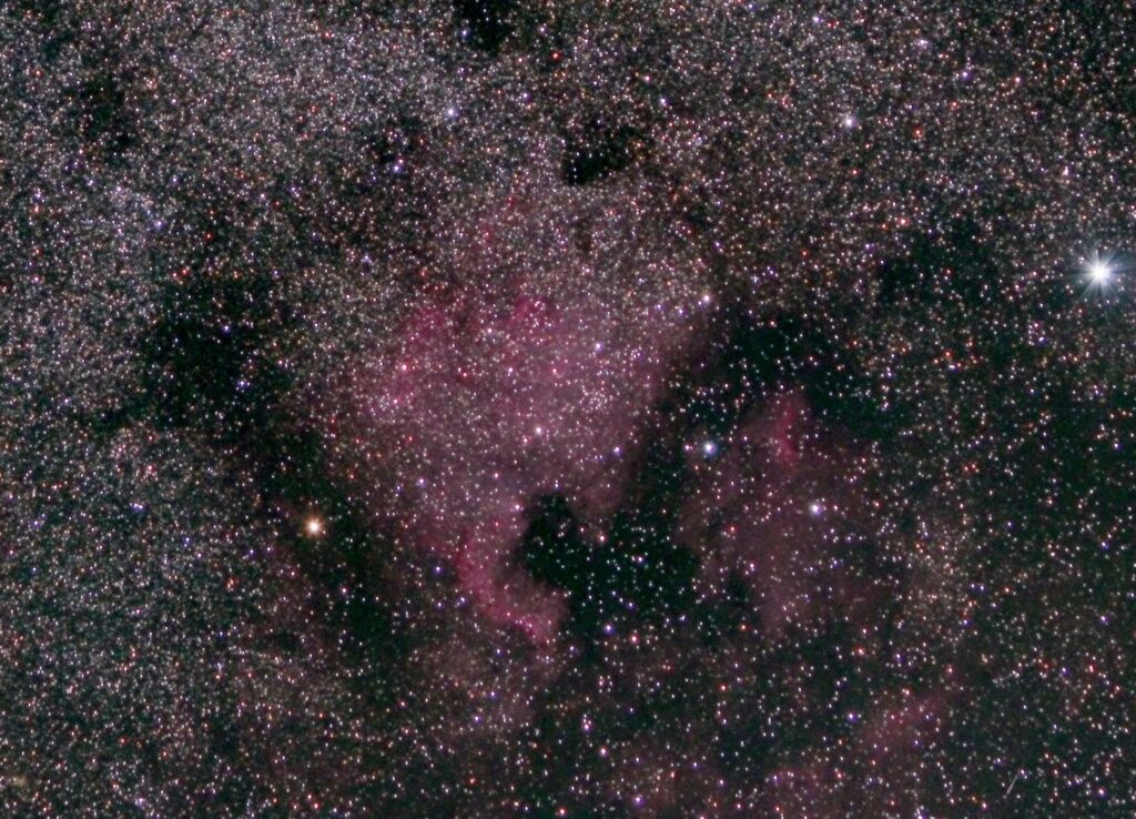 NGC 7000, Nébuleuse Nord Amérique, 24 poses de 60 sec, 800 iso, 200mm

