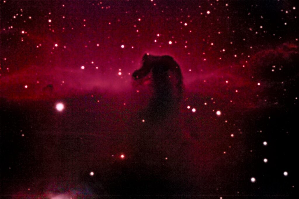 Nébuleuse de la tête de cheval dans la constellation d'Orion, 57 poses de 60 secondes à 800 iso

